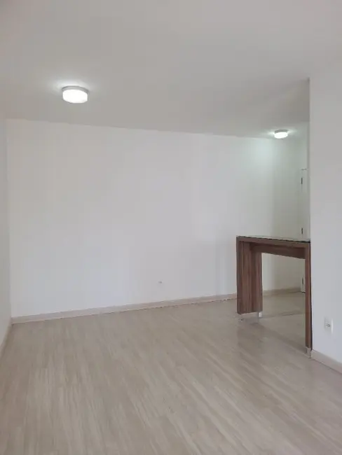 Apartamento com 2 quartos para alugar, 58m2 em Cambuí, Campinas - SP - imagem 3 Foto 3 de Apartamento com 2 quartos para alugar, 58m2 em Cambuí, Campinas - SP