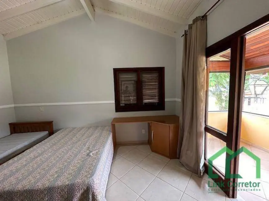 Foto 9 de Casa de Condomínio com 4 quartos à venda e para alugar, 450m2 em Ubatuba - SP