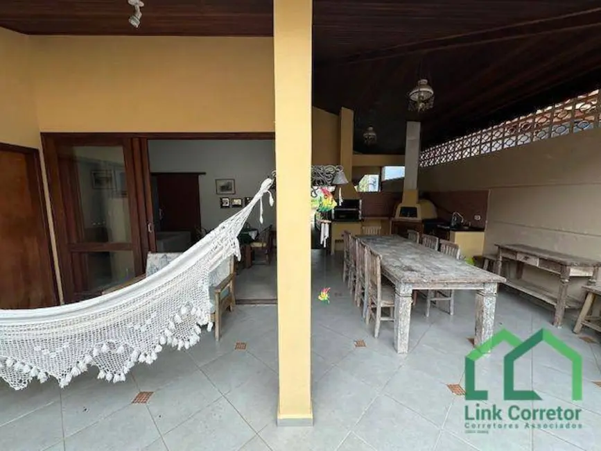 Foto 3 de Casa de Condomínio com 4 quartos à venda e para alugar, 450m2 em Ubatuba - SP