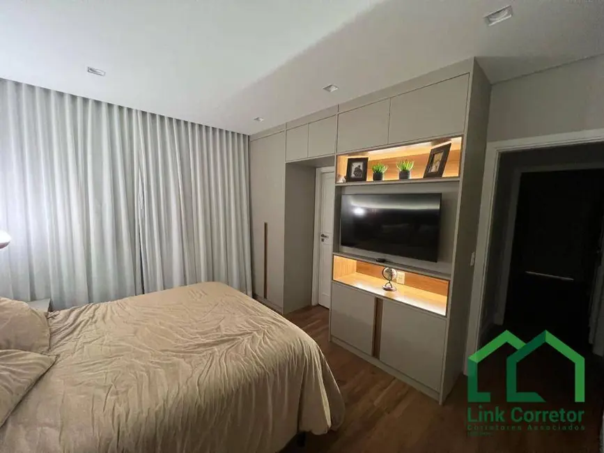 Foto 9 de Casa com 4 quartos à venda, 234m2 em Vila Brandina, Campinas - SP