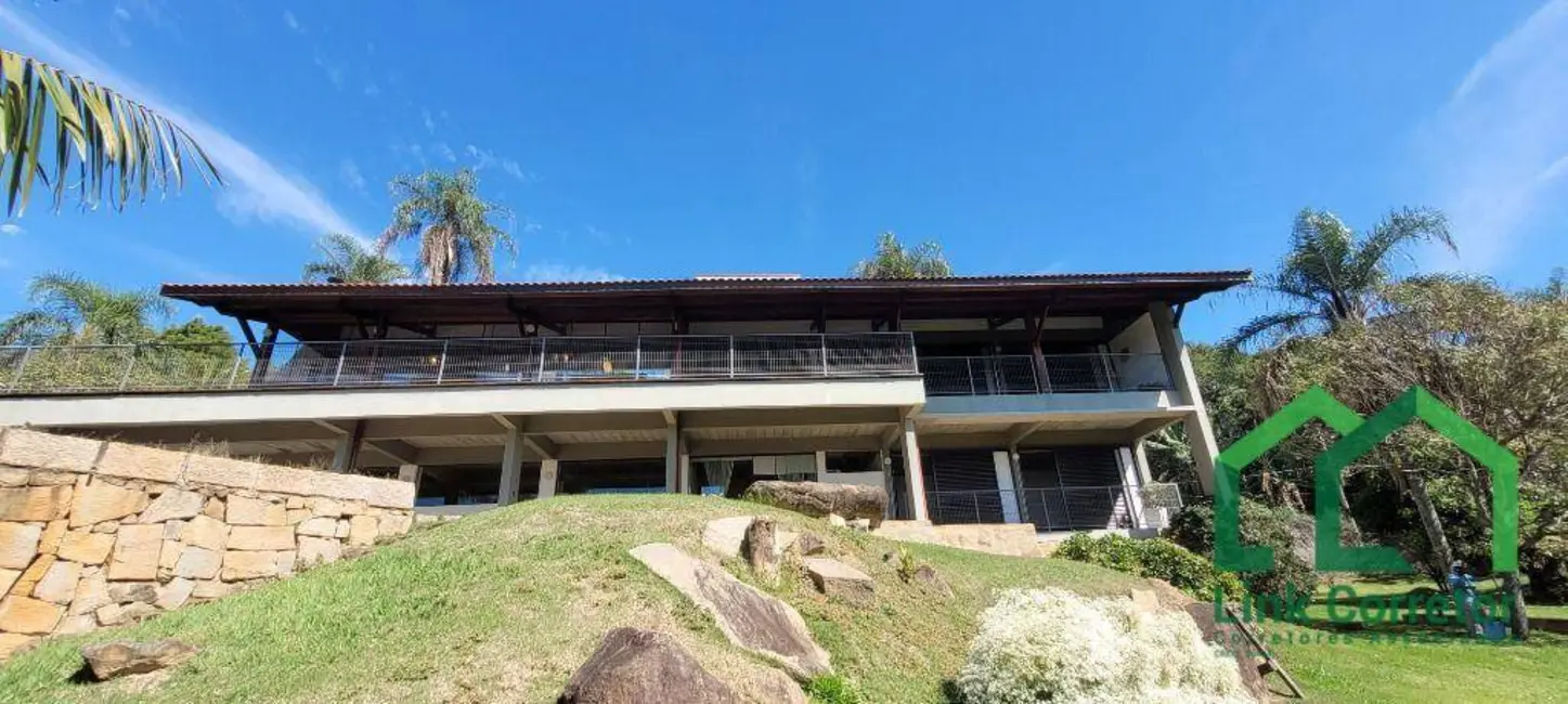 Foto 2 de Chácara com 5 quartos para alugar, 3000m2 em Valinhos - SP