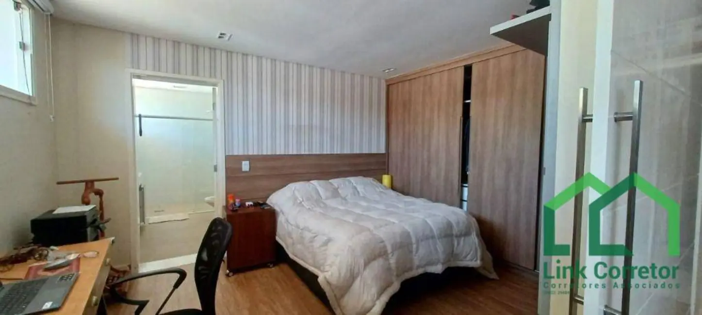 Casa com 5 quartos para alugar, 550m2 em Jardim das Paineiras, Campinas - SP - imagem 5 Foto 5 de Casa com 5 quartos para alugar, 550m2 em Jardim das Paineiras, Campinas - SP