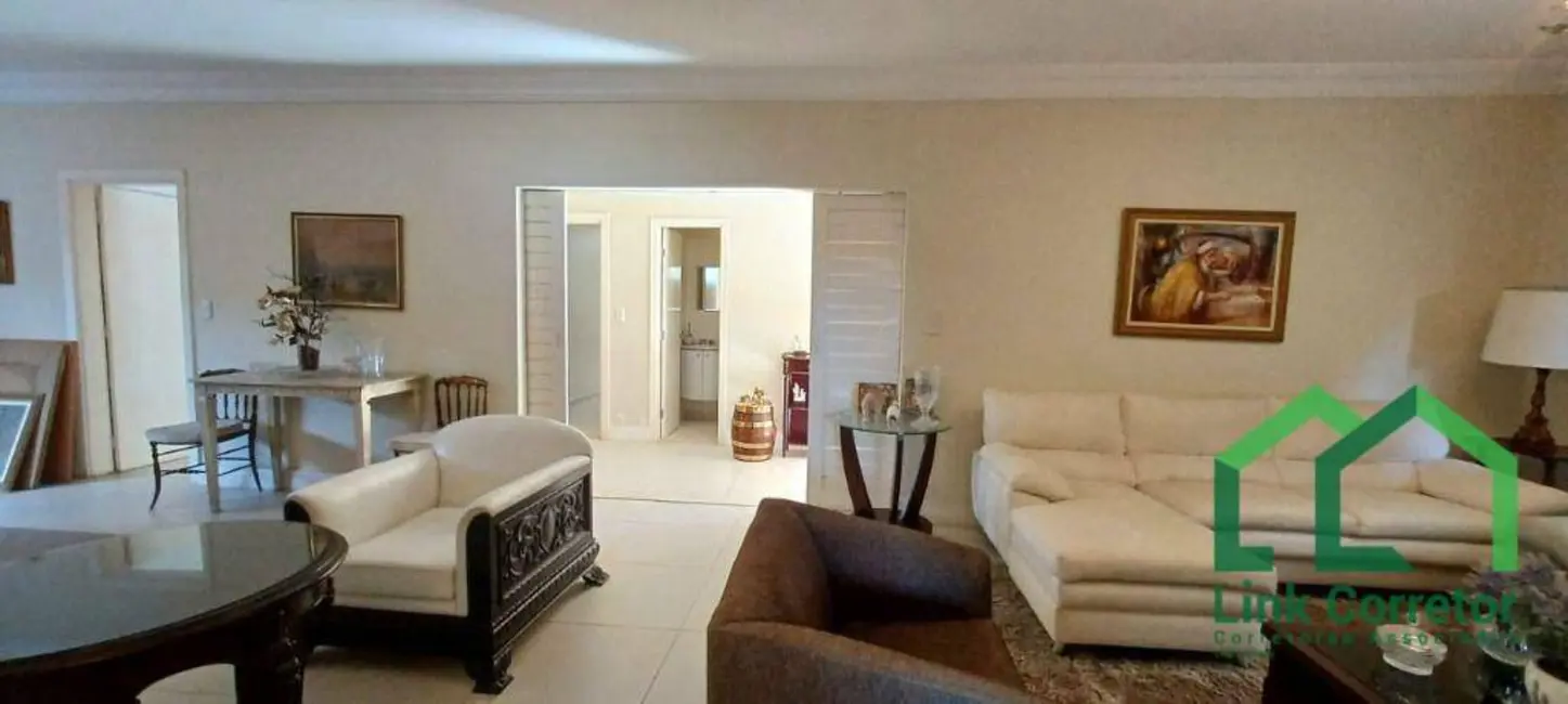 Casa com 5 quartos para alugar, 550m2 em Jardim das Paineiras, Campinas - SP - imagem 8 Foto 8 de Casa com 5 quartos para alugar, 550m2 em Jardim das Paineiras, Campinas - SP