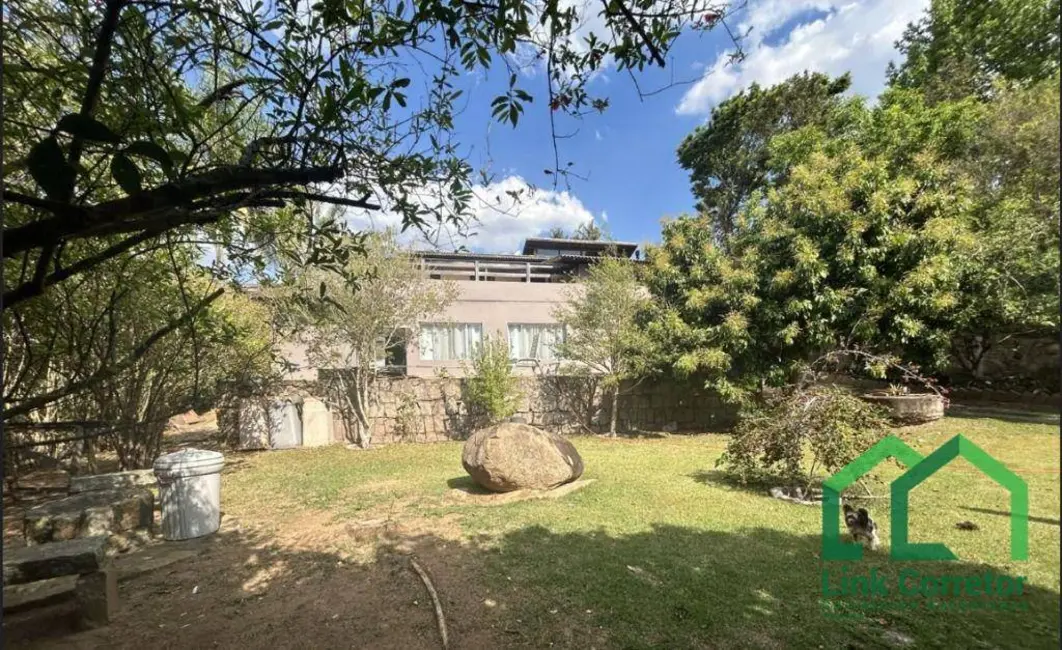 Chácara com 3 quartos à venda, 1158m2 em Valinhos - SP - imagem 1 Foto 1 de Chácara com 3 quartos à venda, 1158m2 em Valinhos - SP