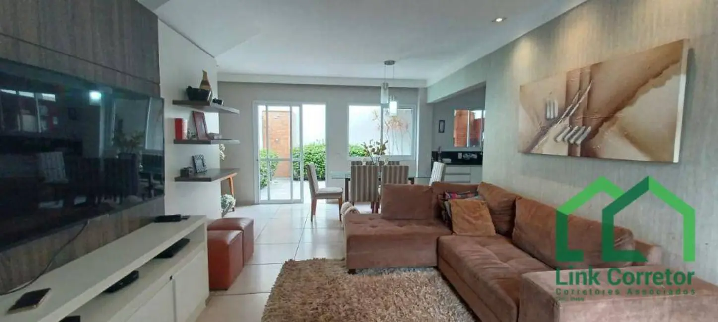 Foto 2 de Casa de Condomínio com 3 quartos à venda, 246m2 em Vila Bourbon (Sousas), Campinas - SP