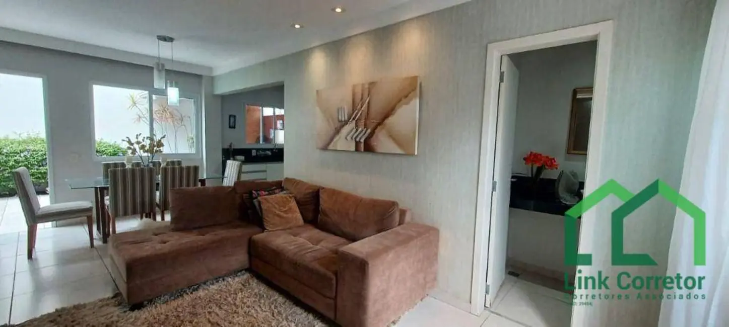 Foto 3 de Casa de Condomínio com 3 quartos à venda, 246m2 em Vila Bourbon (Sousas), Campinas - SP