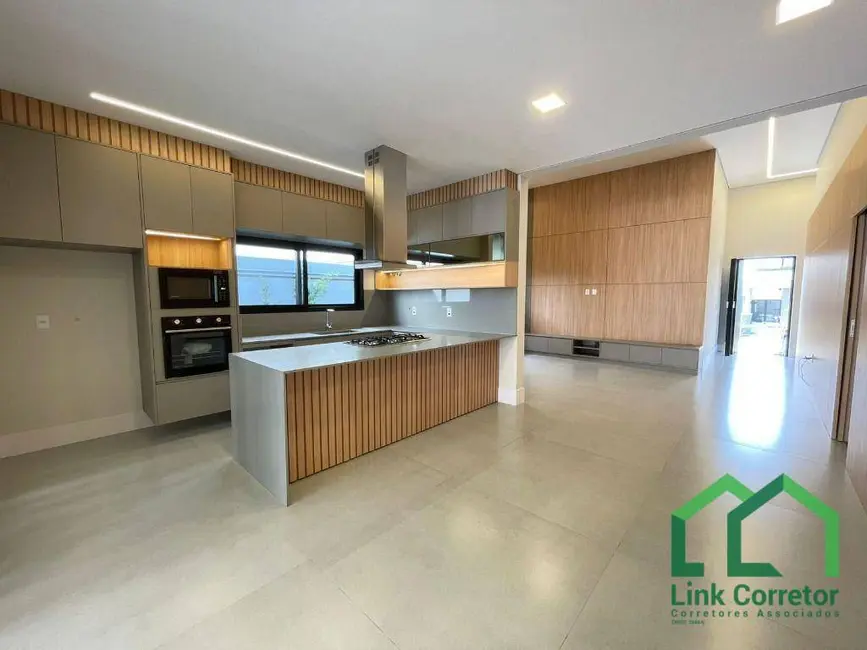 Casa com 3 quartos à venda, 430m2 em Campinas - SP - imagem 1 Foto 1 de Casa com 3 quartos à venda, 430m2 em Campinas - SP