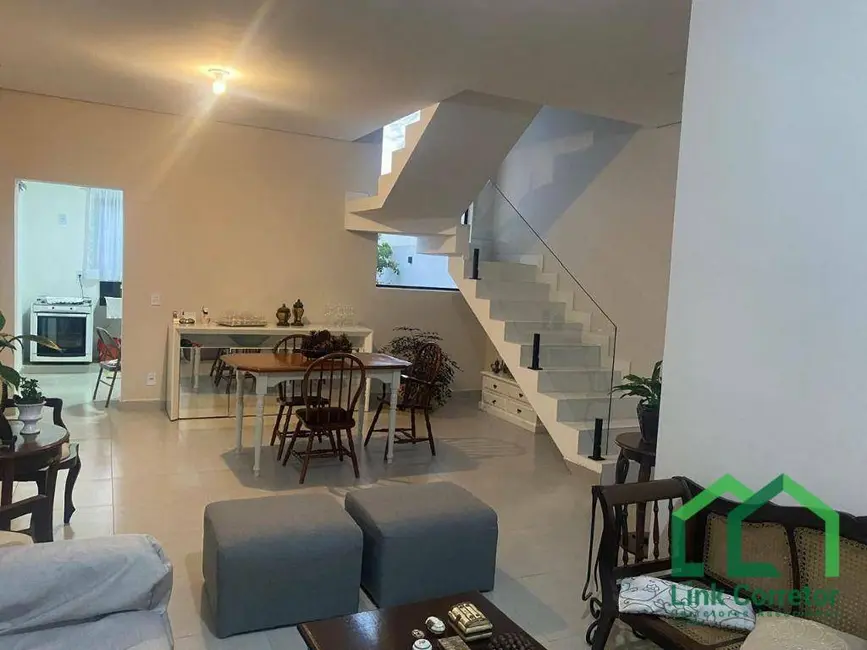 Casa de Condomínio com 3 quartos à venda, 200m2 em São Bento, Paulinia - SP - imagem 2 Foto 2 de Casa de Condomínio com 3 quartos à venda, 200m2 em São Bento, Paulinia - SP