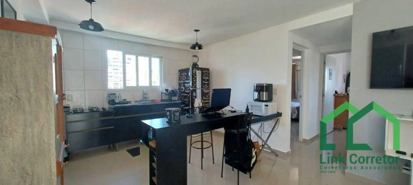 Foto 2 de Apartamento com 2 quartos para alugar, 70m2 em Vila Itapura, Campinas - SP