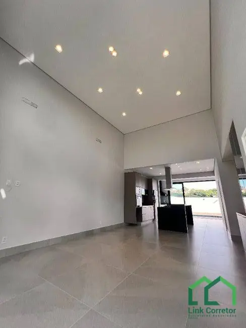 Foto 8 de Casa de Condomínio com 3 quartos à venda, 300m2 em Valinhos - SP
