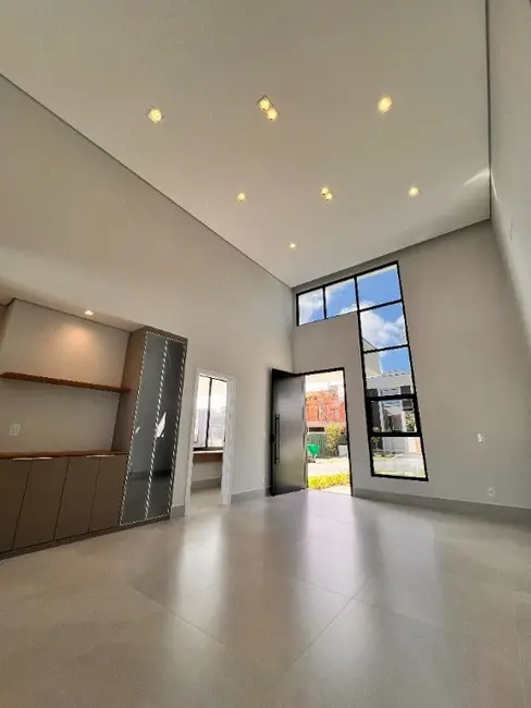 Foto 5 de Casa de Condomínio com 3 quartos à venda, 300m2 em Valinhos - SP