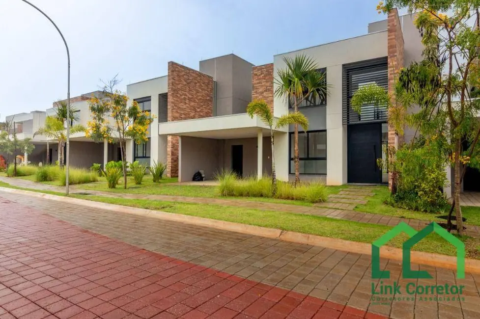 Foto 2 de Casa de Condomínio com 3 quartos à venda, 300m2 em Campinas - SP