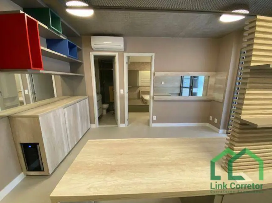 Foto 3 de Apartamento com 1 quarto para alugar, 40m2 em Cambuí, Campinas - SP