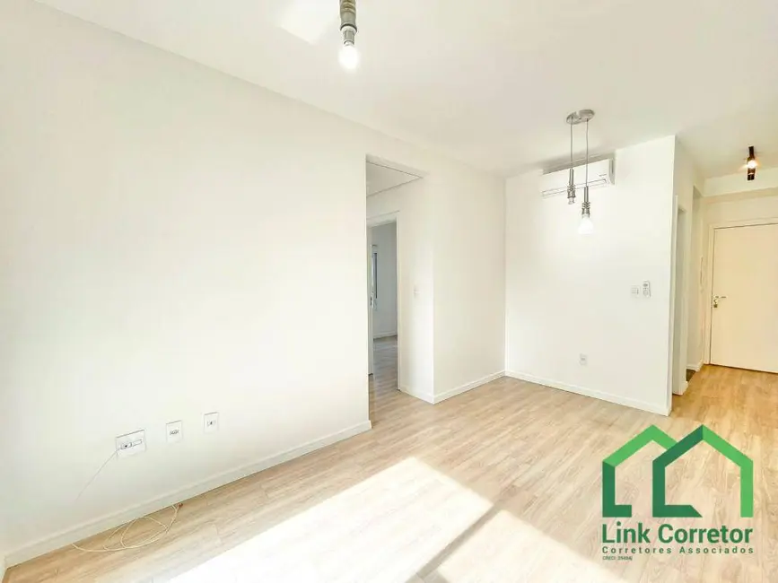 Foto 3 de Apartamento com 2 quartos para alugar, 58m2 em Vila Itapura, Campinas - SP