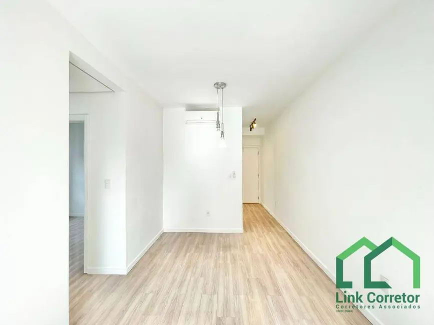 Foto 4 de Apartamento com 2 quartos para alugar, 58m2 em Vila Itapura, Campinas - SP