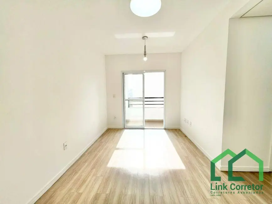 Foto 2 de Apartamento com 2 quartos para alugar, 58m2 em Vila Itapura, Campinas - SP