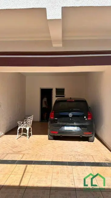 Casa com 3 quartos à venda e para alugar, 350m2 em Campinas - SP - imagem 4 Foto 4 de Casa com 3 quartos à venda e para alugar, 350m2 em Campinas - SP
