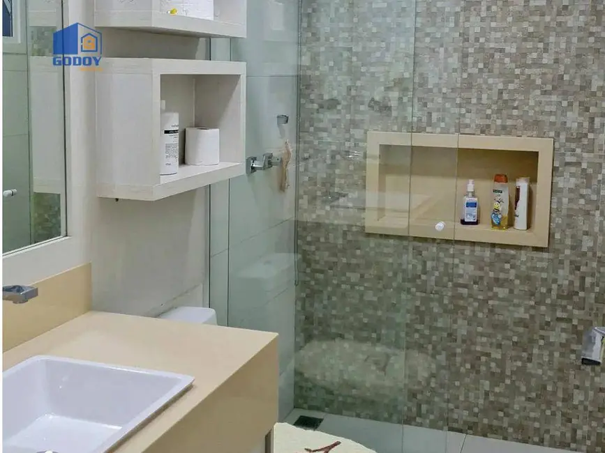 Sobrado com 4 quartos à venda, 367m2 em Cuiaba - MT - imagem 6 Foto 6 de Sobrado com 4 quartos à venda, 367m2 em Cuiaba - MT