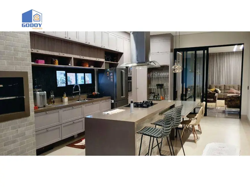 Foto 2 de Casa com 3 quartos à venda, 254m2 em Cuiaba - MT