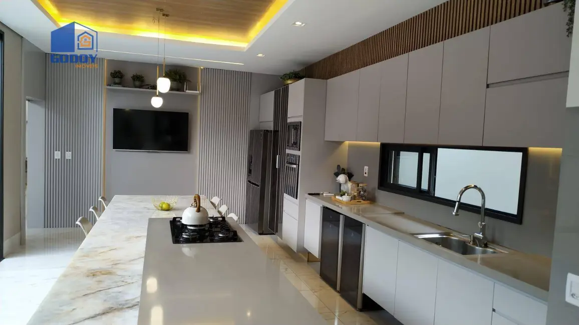 Sobrado com 4 quartos à venda, 375m2 em Jardim Imperial, Cuiaba - MT - imagem 9 Foto 9 de Sobrado com 4 quartos à venda, 375m2 em Jardim Imperial, Cuiaba - MT