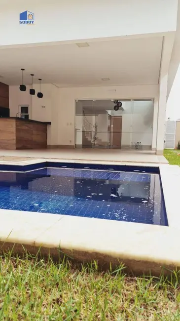Sobrado com 4 quartos à venda, 313m2 em Cuiaba - MT - imagem 3 Foto 3 de Sobrado com 4 quartos à venda, 313m2 em Cuiaba - MT