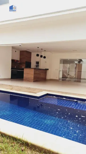 Sobrado com 4 quartos à venda, 313m2 em Cuiaba - MT - imagem 6 Foto 6 de Sobrado com 4 quartos à venda, 313m2 em Cuiaba - MT