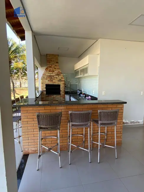 Foto 2 de Casa de Condomínio com 4 quartos à venda, 1750m2 em Chapada Dos Guimaraes - MT