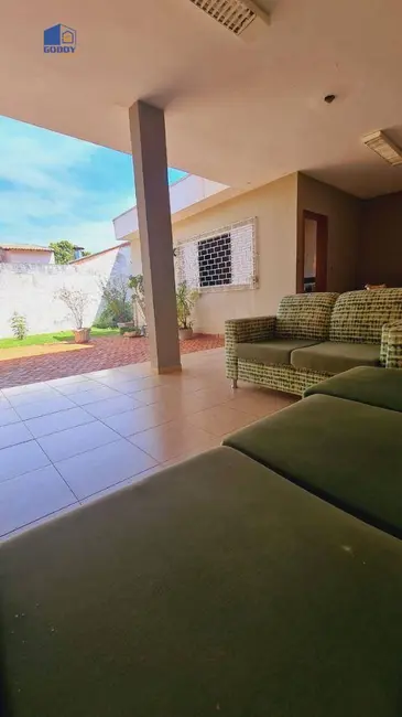 Foto 2 de Casa com 4 quartos à venda, 450m2 em Jardim das Américas, Cuiaba - MT