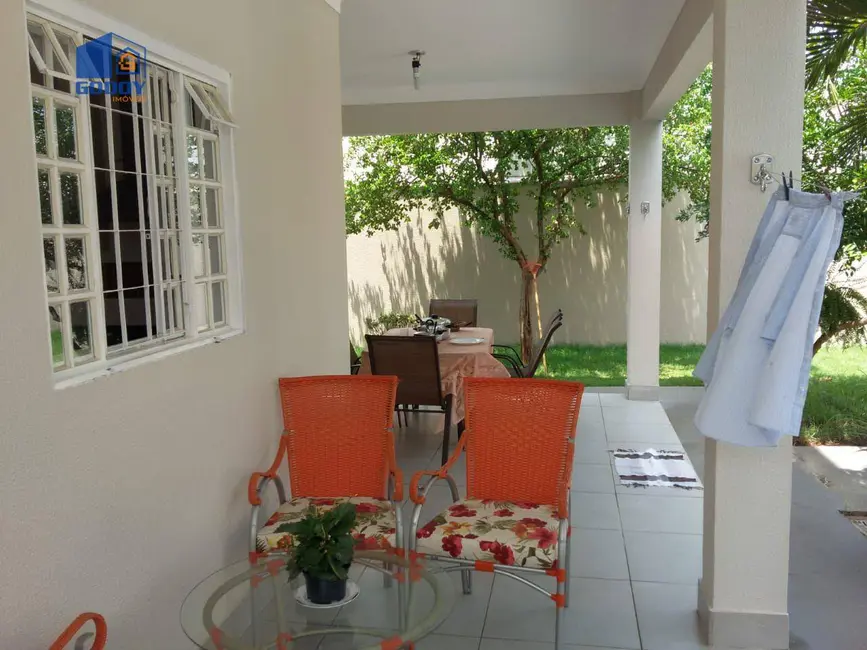 Sobrado com 4 quartos à venda, 450m2 em Santa Rosa, Cuiaba - MT - imagem 3 Foto 3 de Sobrado com 4 quartos à venda, 450m2 em Santa Rosa, Cuiaba - MT