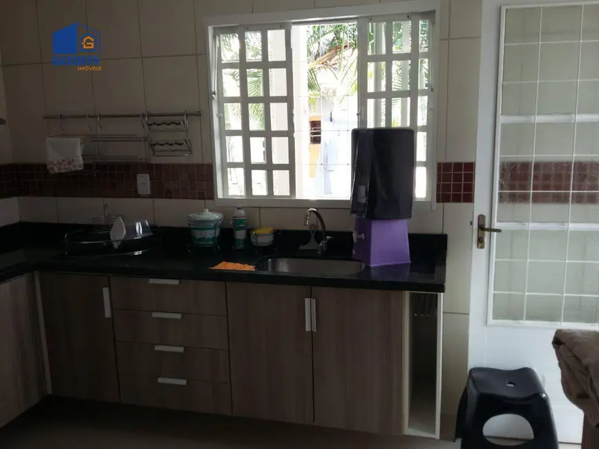 Sobrado com 4 quartos à venda, 450m2 em Santa Rosa, Cuiaba - MT - imagem 4 Foto 4 de Sobrado com 4 quartos à venda, 450m2 em Santa Rosa, Cuiaba - MT