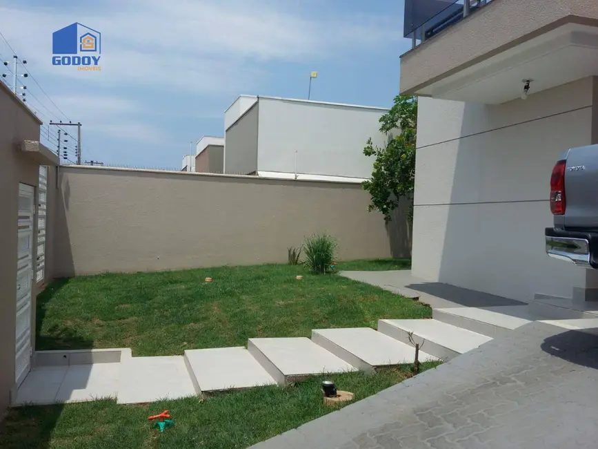 Sobrado com 4 quartos à venda, 450m2 em Santa Rosa, Cuiaba - MT - imagem 9 Foto 9 de Sobrado com 4 quartos à venda, 450m2 em Santa Rosa, Cuiaba - MT