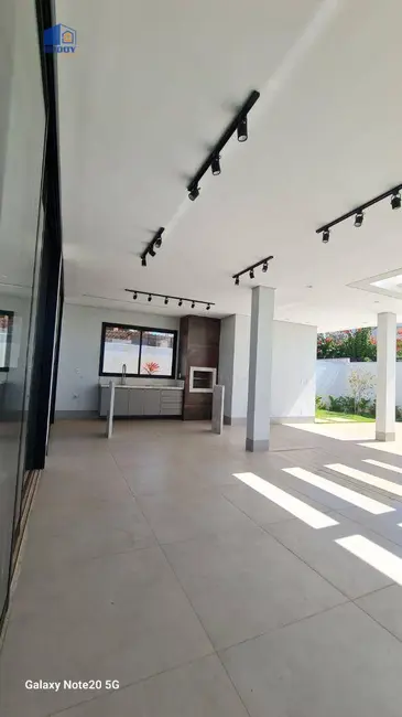 Sobrado com 3 quartos à venda, 410m2 em Varzea Grande - MT - imagem 4 Foto 4 de Sobrado com 3 quartos à venda, 410m2 em Varzea Grande - MT