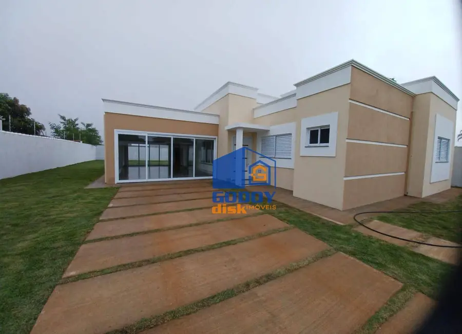 Foto 1 de Casa com 3 quartos à venda, 800m2 em Centro, Chapada Dos Guimaraes - MT