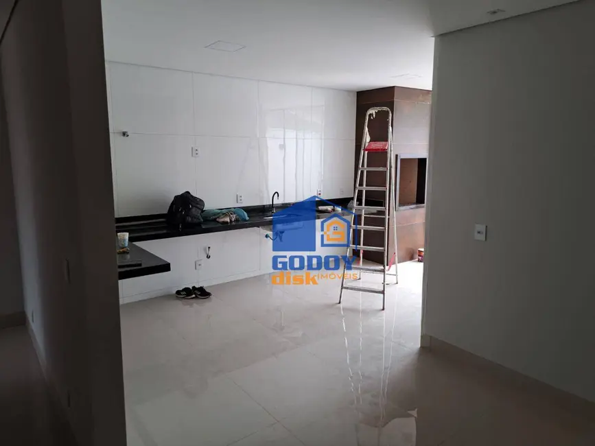 Foto 2 de Casa com 3 quartos à venda, 180m2 em Santa Cruz, Cuiaba - MT