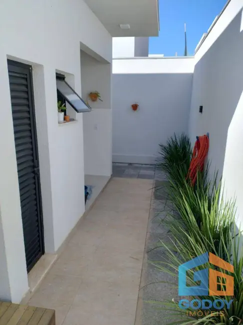 Foto 2 de Casa de Condomínio com 3 quartos à venda, 145m2 em Jardim Imperial, Cuiaba - MT