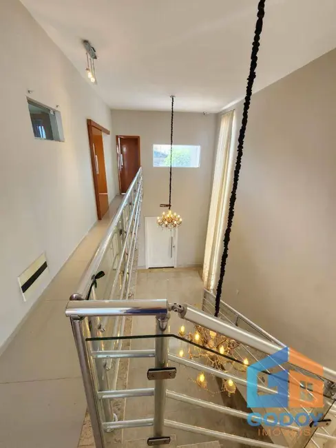 Sobrado com 4 quartos à venda, 375m2 em Jardim Imperial, Cuiaba - MT - imagem 8 Foto 8 de Sobrado com 4 quartos à venda, 375m2 em Jardim Imperial, Cuiaba - MT