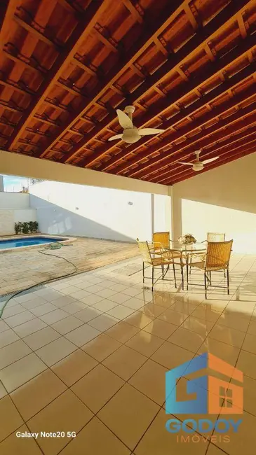 Foto 4 de Sobrado com 5 quartos para alugar, 517m2 em Jardim das Américas, Cuiaba - MT