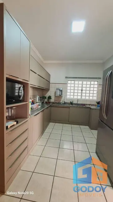 Foto 8 de Sobrado com 5 quartos para alugar, 517m2 em Jardim das Américas, Cuiaba - MT