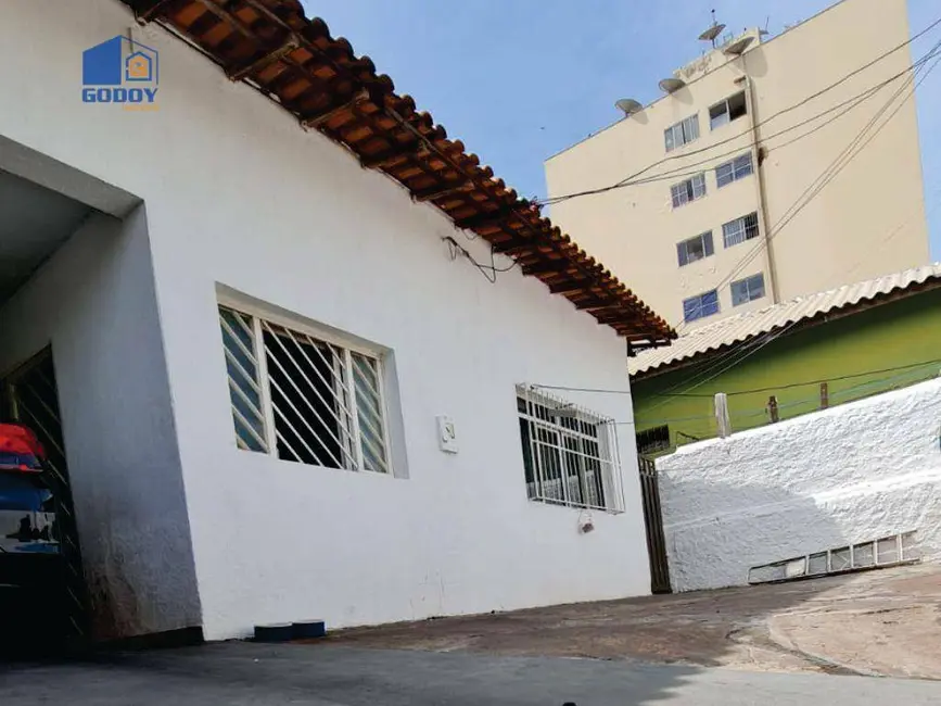 Sobrado com 5 quartos à venda, 360m2 em Araés, Cuiaba - MT - imagem 3 Foto 3 de Sobrado com 5 quartos à venda, 360m2 em Araés, Cuiaba - MT