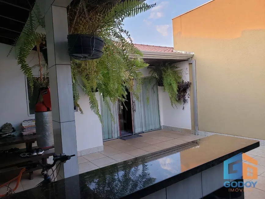 Casa com 3 quartos à venda, 196m2 em Jardim Imperial, Cuiaba - MT - imagem 5 Foto 5 de Casa com 3 quartos à venda, 196m2 em Jardim Imperial, Cuiaba - MT