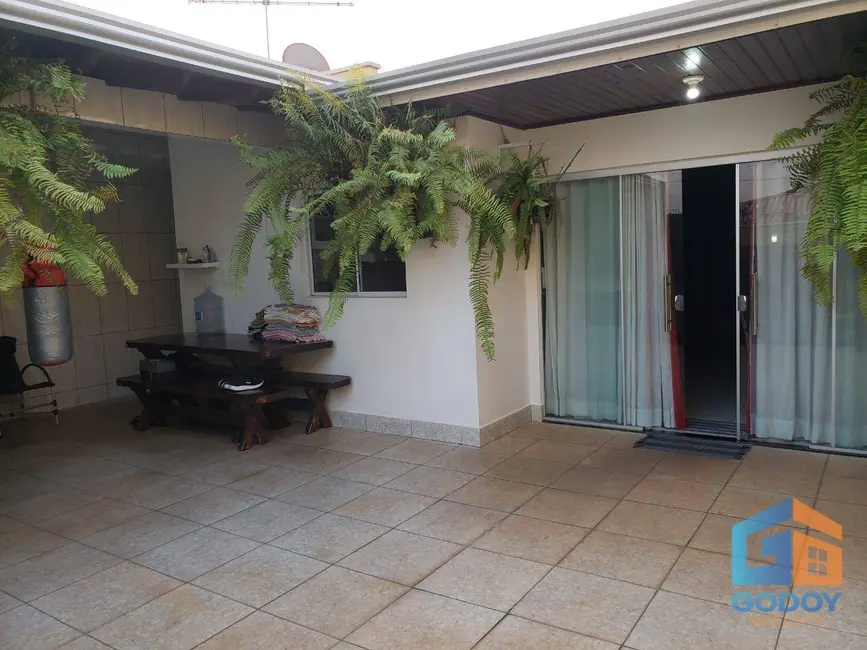 Casa com 3 quartos à venda, 196m2 em Jardim Imperial, Cuiaba - MT - imagem 7 Foto 7 de Casa com 3 quartos à venda, 196m2 em Jardim Imperial, Cuiaba - MT