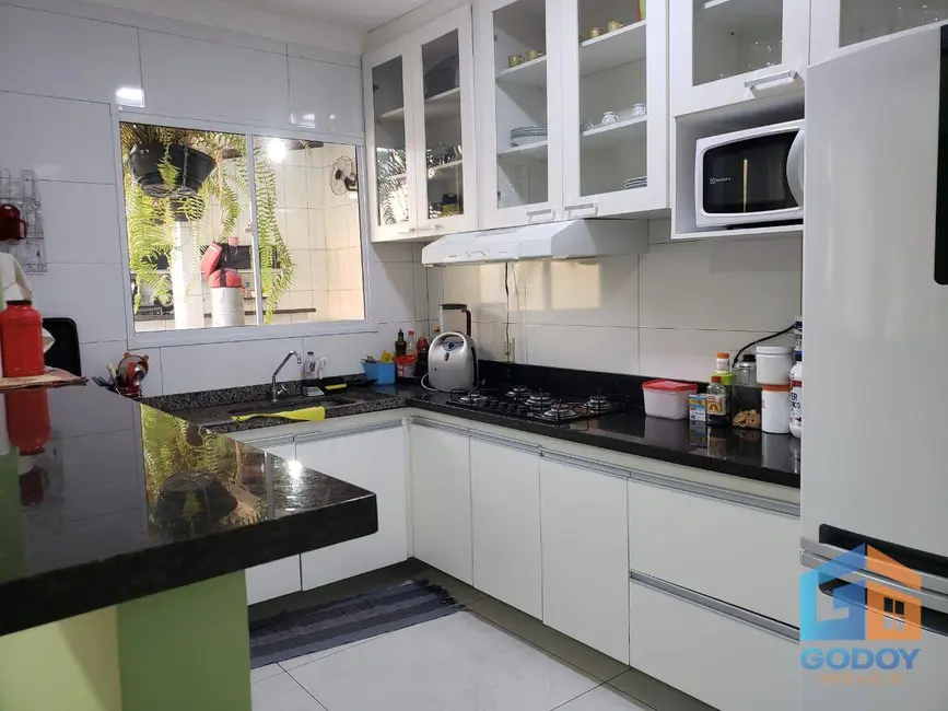 Casa com 3 quartos à venda, 196m2 em Jardim Imperial, Cuiaba - MT - imagem 4 Foto 4 de Casa com 3 quartos à venda, 196m2 em Jardim Imperial, Cuiaba - MT