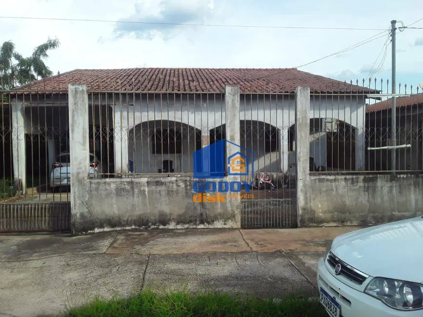 Foto 3 de Casa com 2 quartos à venda, 300m2 em Altos da Serra I, Cuiaba - MT