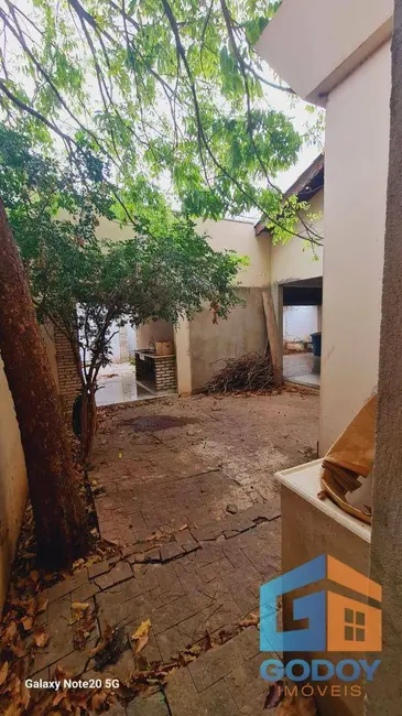Foto 2 de Sobrado com 3 quartos para alugar em Jardim das Américas, Cuiaba - MT