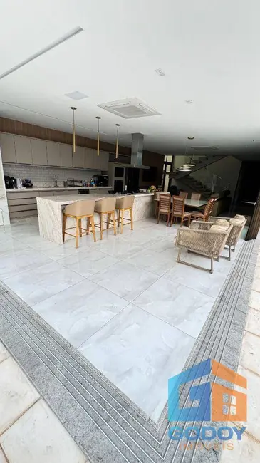 Sobrado com 3 quartos à venda, 305m2 em Ribeirão do Lipa, Cuiaba - MT - imagem 2 Foto 2 de Sobrado com 3 quartos à venda, 305m2 em Ribeirão do Lipa, Cuiaba - MT