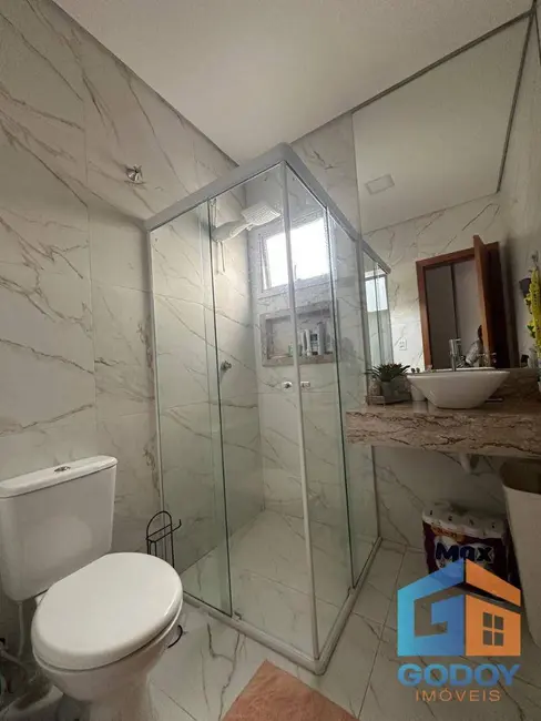 Foto 3 de Casa de Condomínio com 3 quartos para alugar, 250m2 em Jardim Imperial, Cuiaba - MT