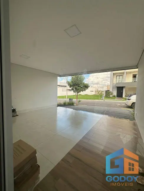 Foto 5 de Casa de Condomínio com 3 quartos para alugar, 250m2 em Jardim Imperial, Cuiaba - MT