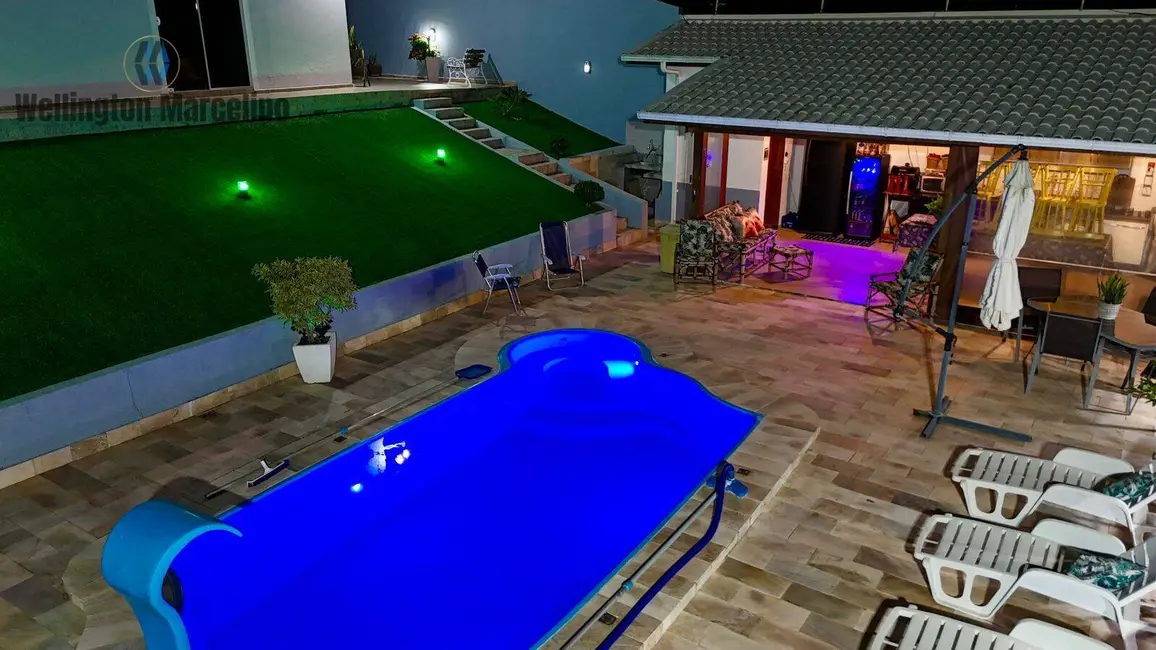 Foto 3 de Casa com 3 quartos à venda, 145m2 em Praia de Fora, Palhoca - SC