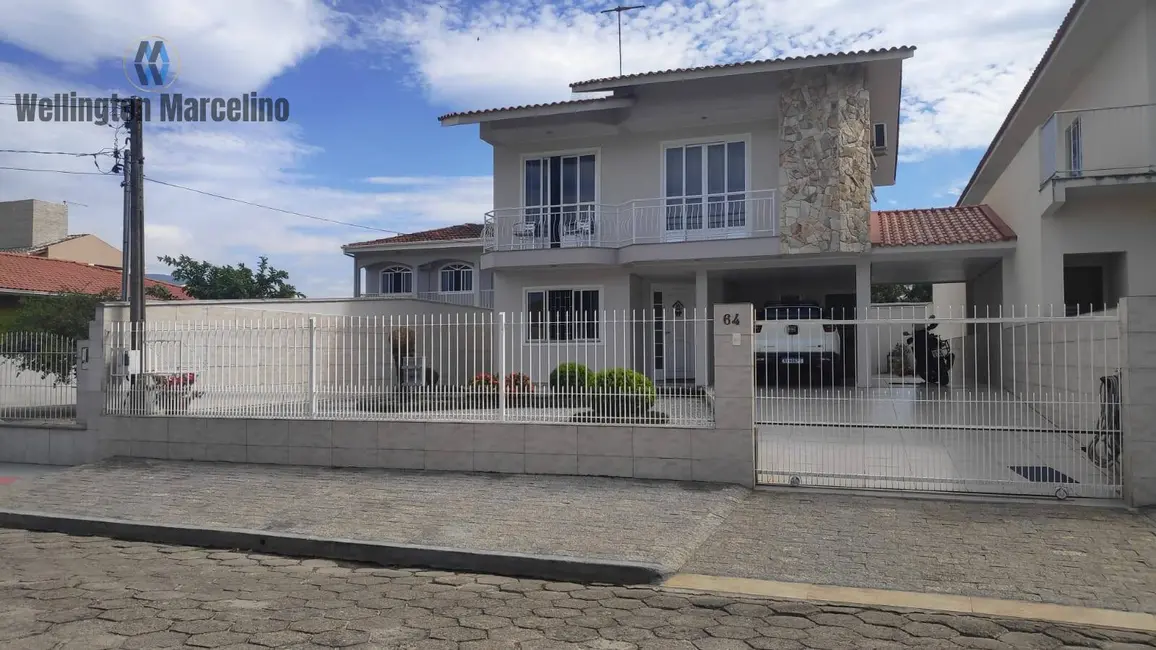Foto 1 de Casa com 3 quartos à venda, 209m2 em Centro, Palhoca - SC