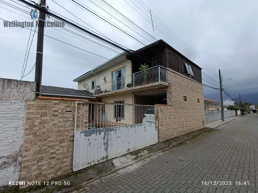Foto 2 de Casa com 3 quartos à venda, 142m2 em Rio Grande, Palhoca - SC